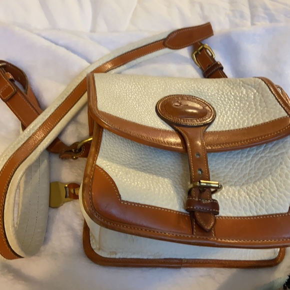 White and brown DOONEY and BOURKE shoulder hand bag. - Picture 2 of 7
